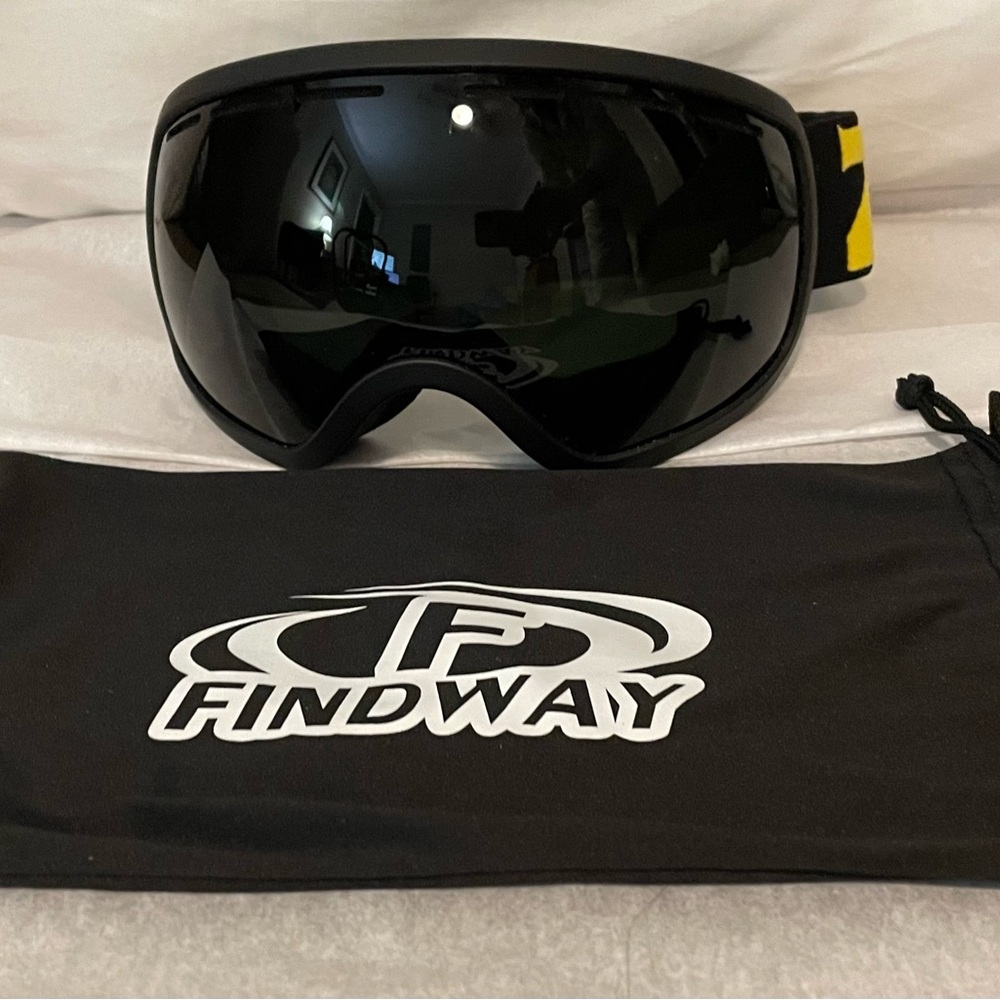 NWT Findway Ski goggles - adult